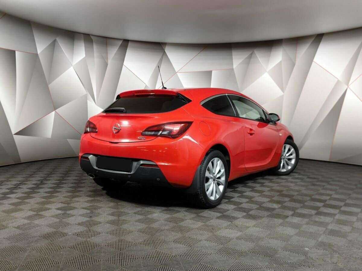 Opel Astra GTC, 2012 - Фото №1