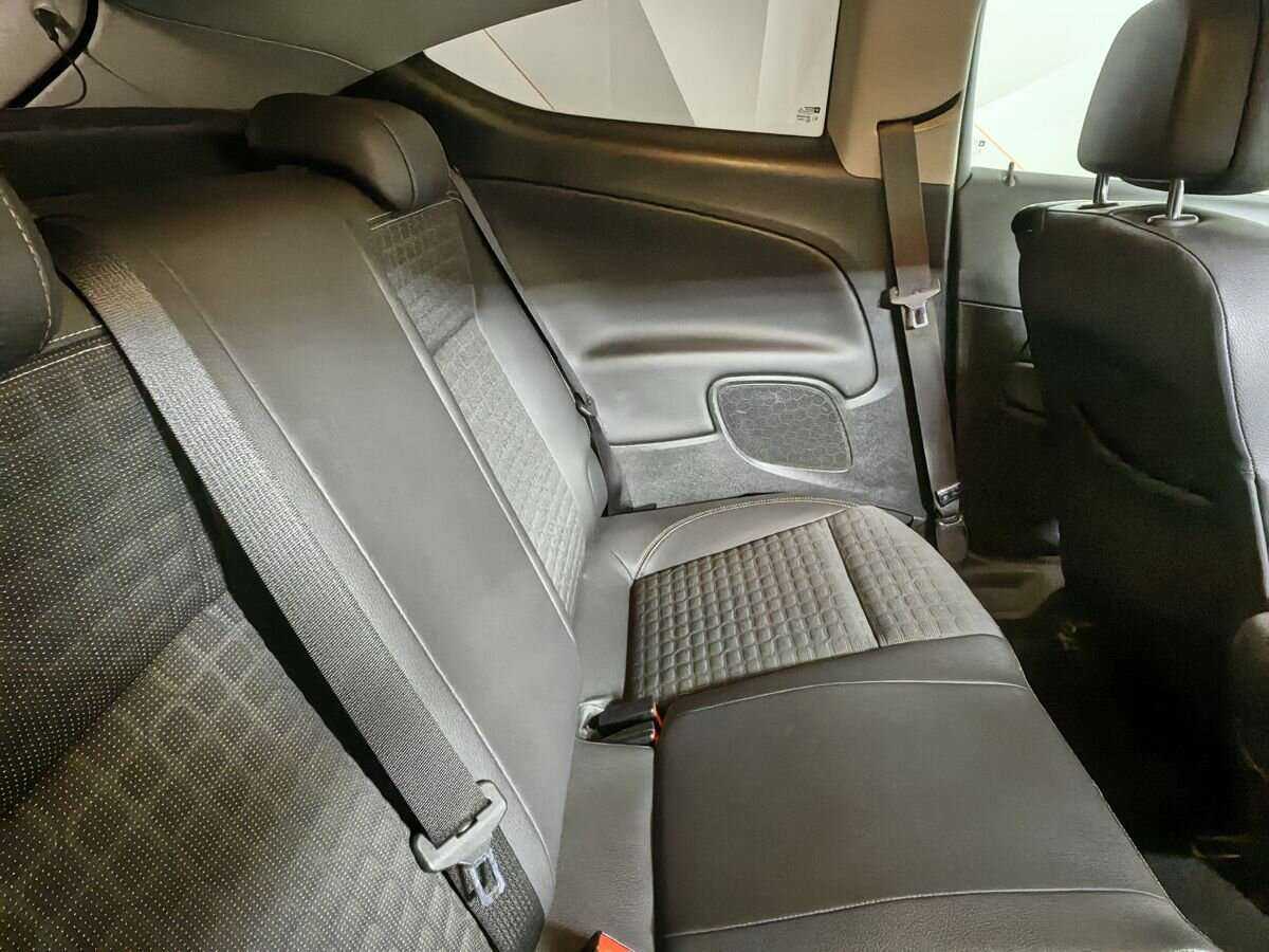 Opel Astra GTC, 2012 - Фото №11