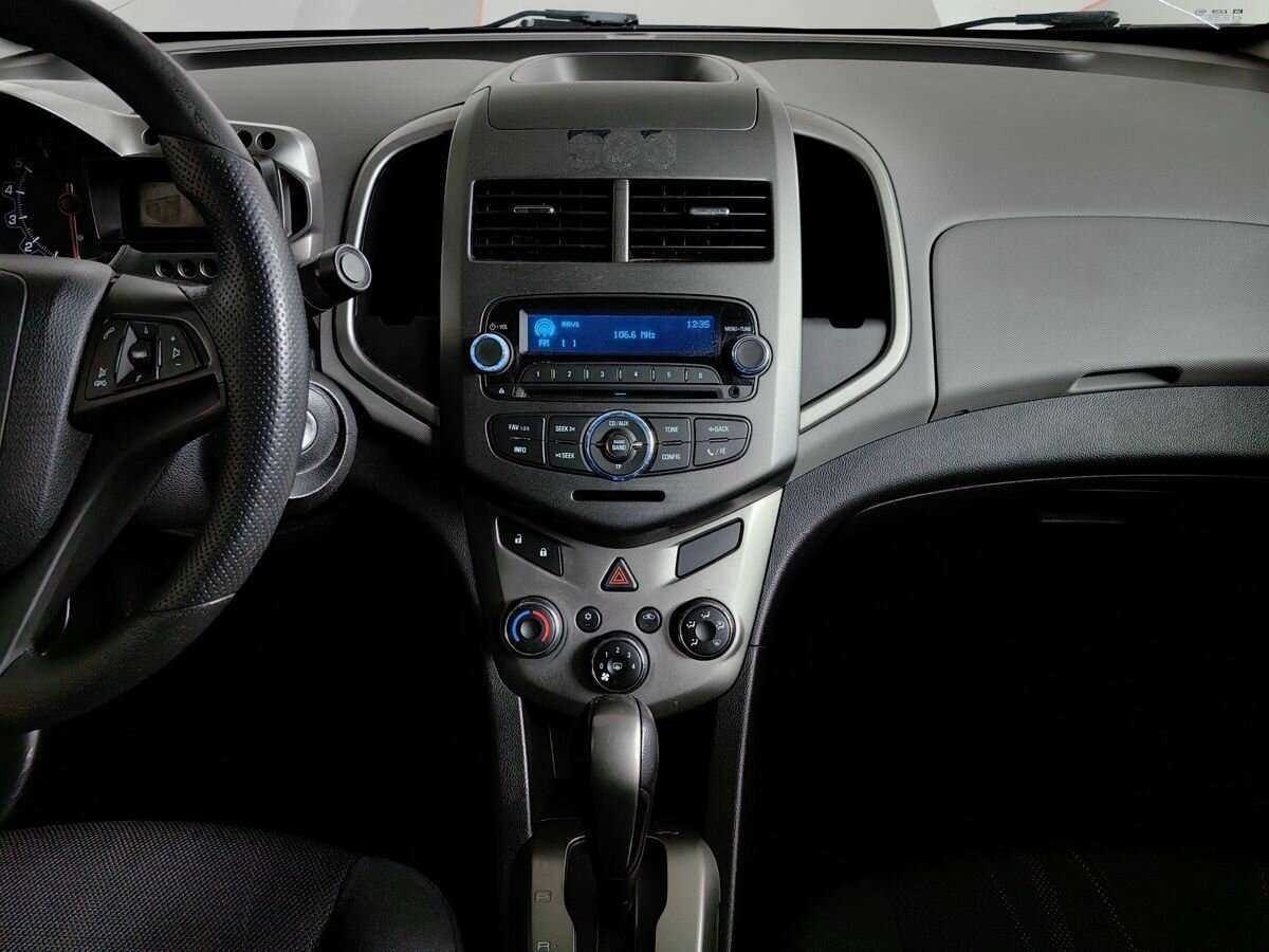 Chevrolet Aveo, 2012 - Фото №8