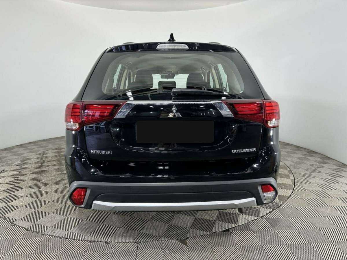 Mitsubishi Outlander, 2017 - Фото №2
