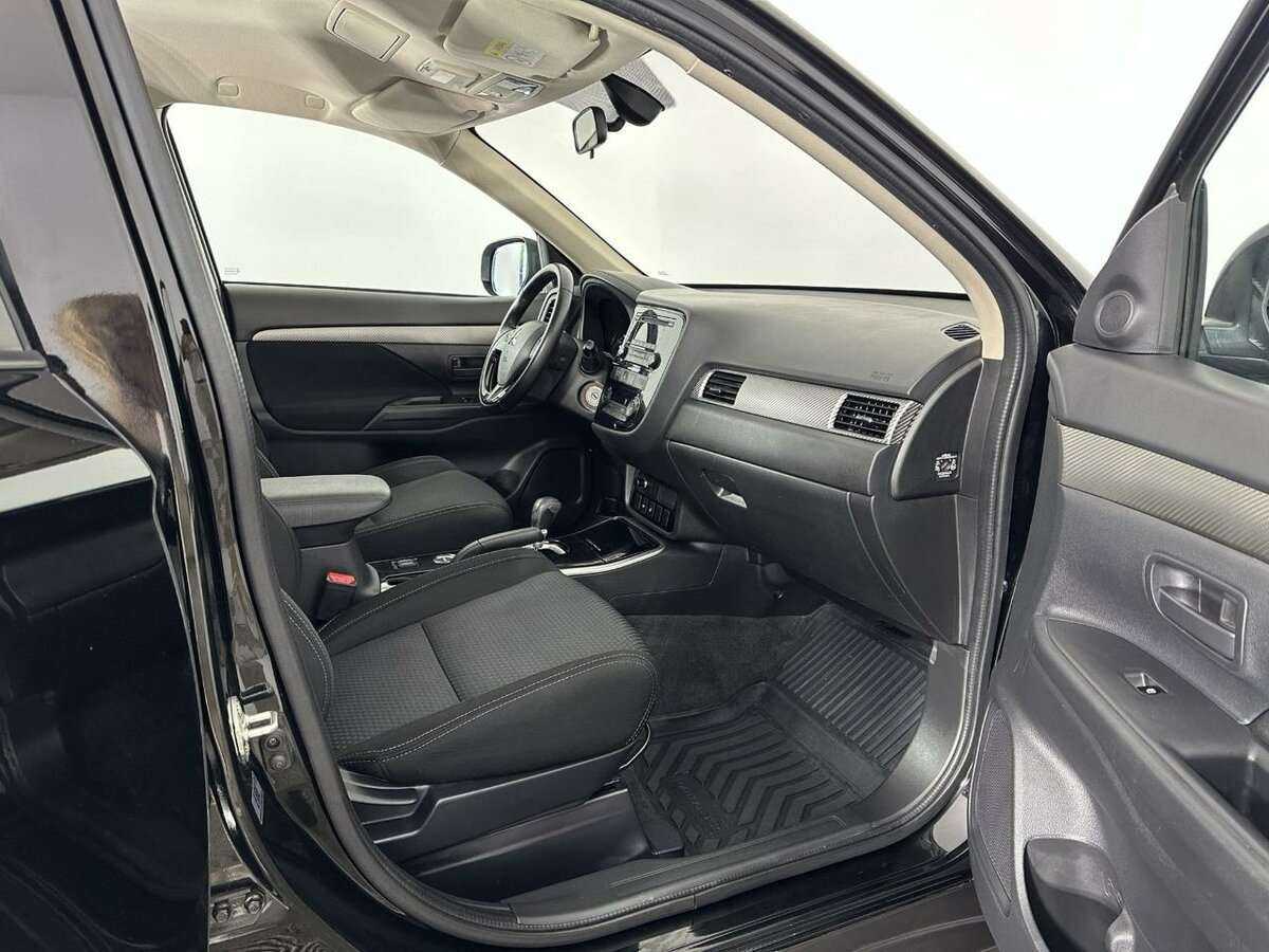 Mitsubishi Outlander, 2017 - Фото №13
