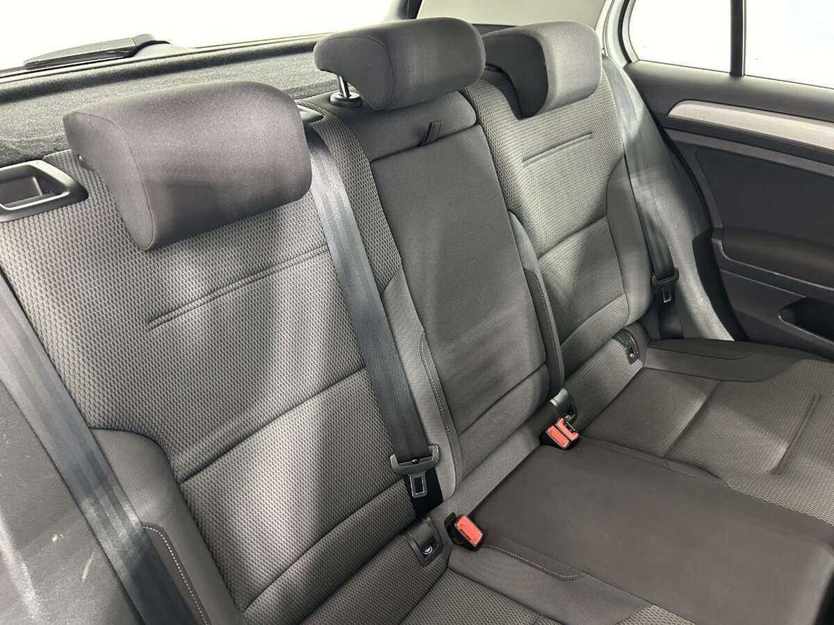 Volkswagen Golf, 2015 - Фото №14