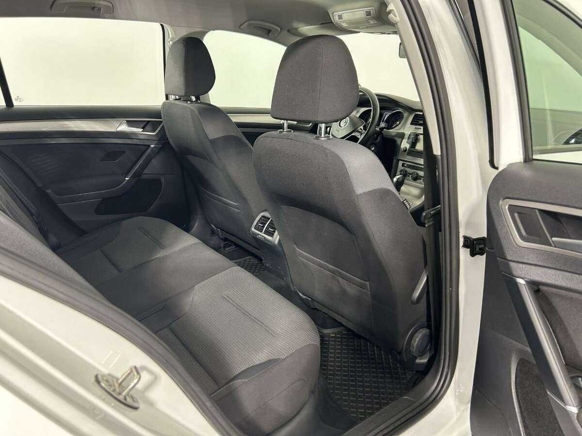 Volkswagen Golf, 2015 - Фото №15
