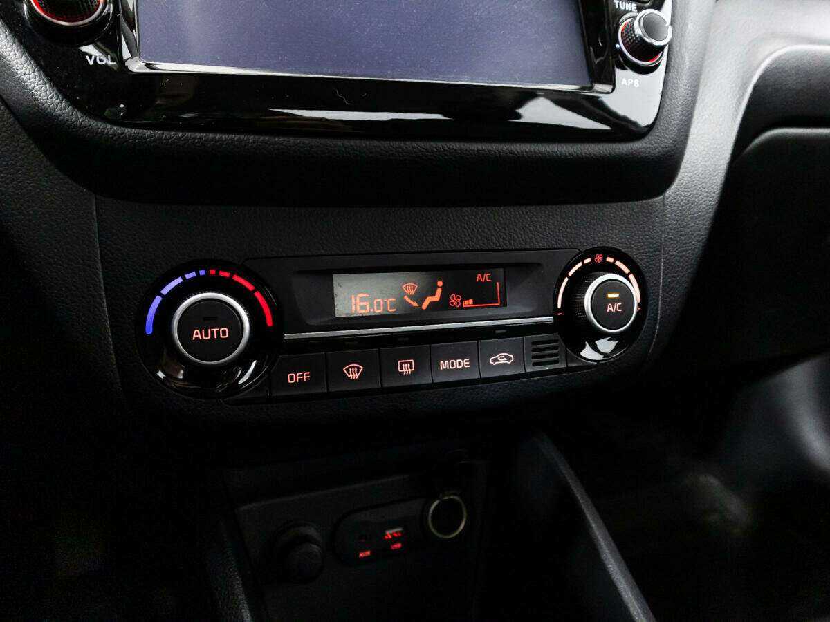 Kia Rio, 2017 - Фото №15