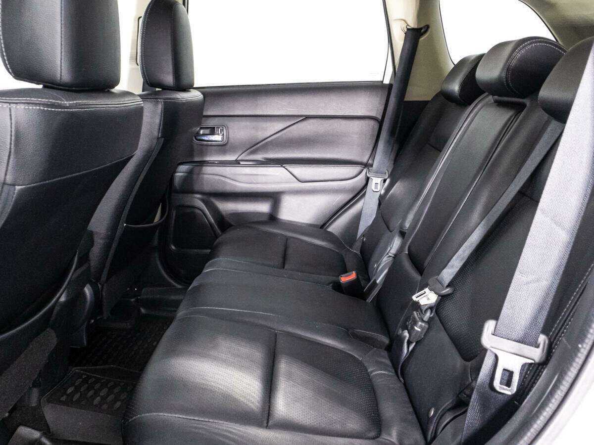 Mitsubishi Outlander, 2017 - Фото №9