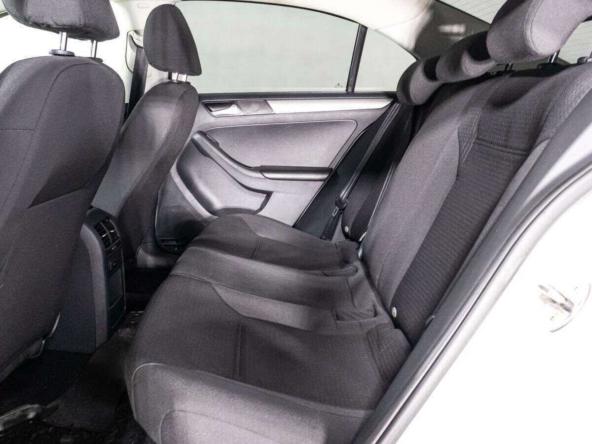 Volkswagen Jetta, 2015 - Фото №9