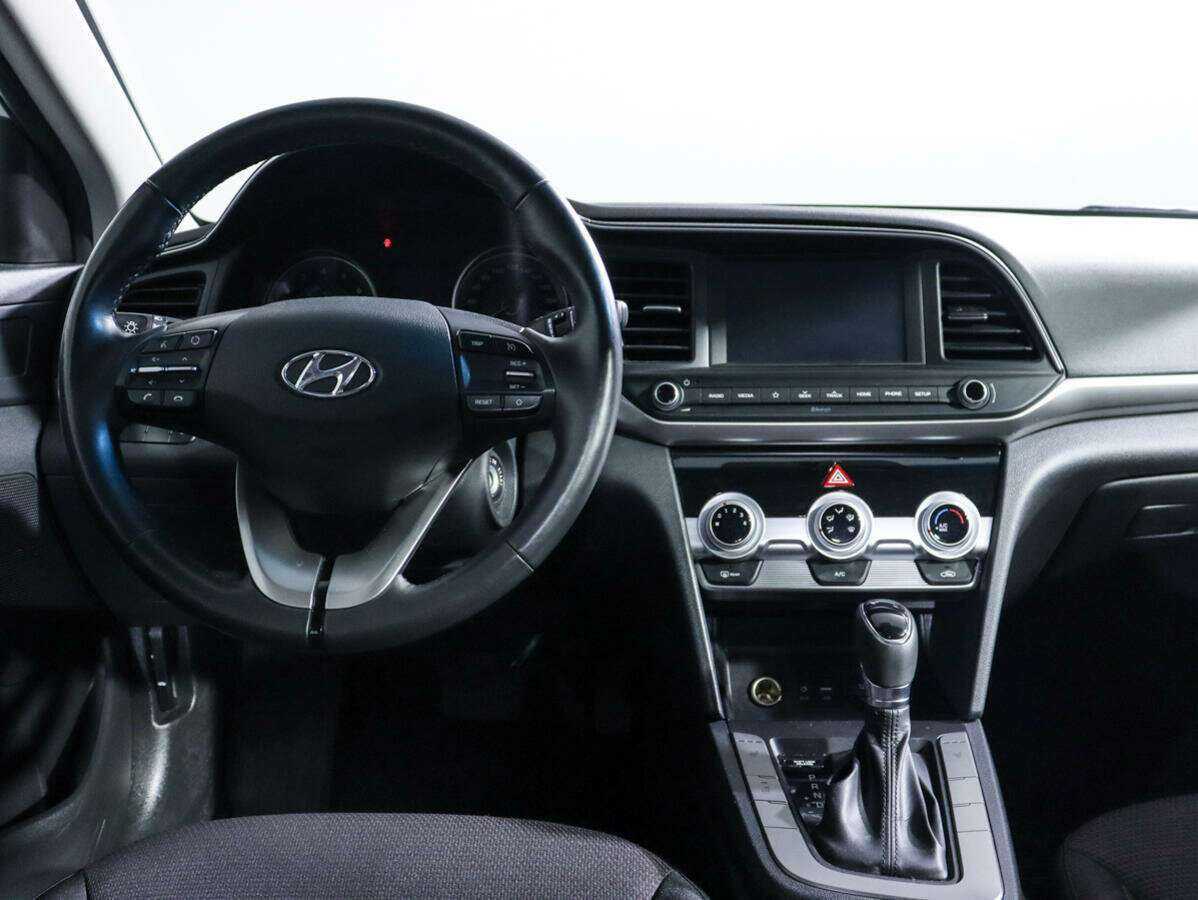Hyundai Elantra, 2020 - Фото №8