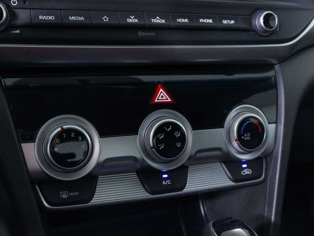 Hyundai Elantra, 2020 - Фото №9
