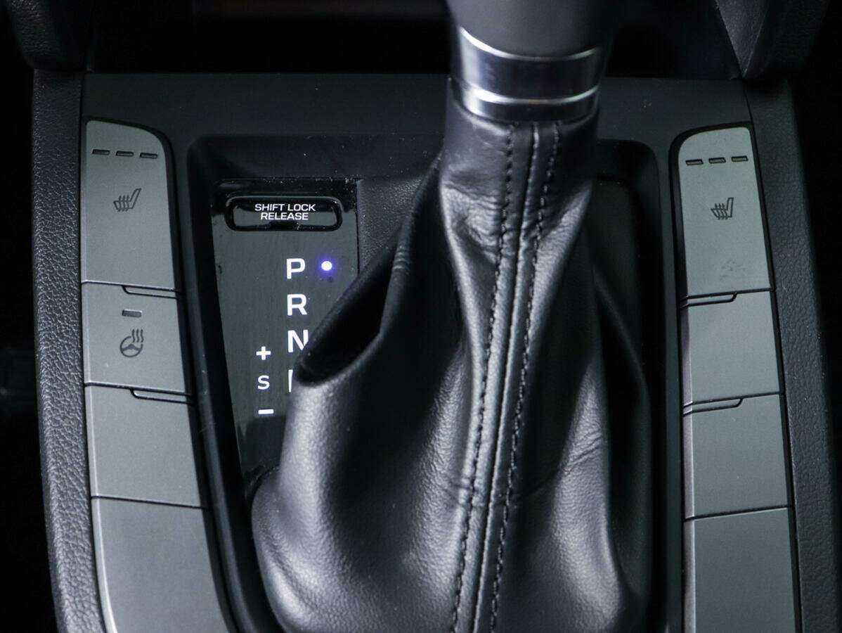 Hyundai Elantra, 2020 - Фото №10