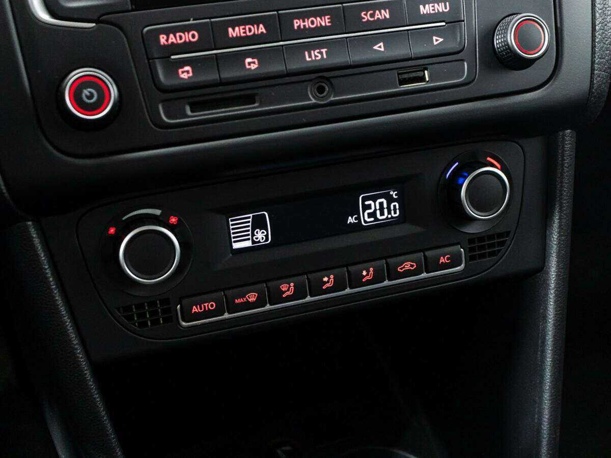 Volkswagen Polo, 2014 - Фото №14