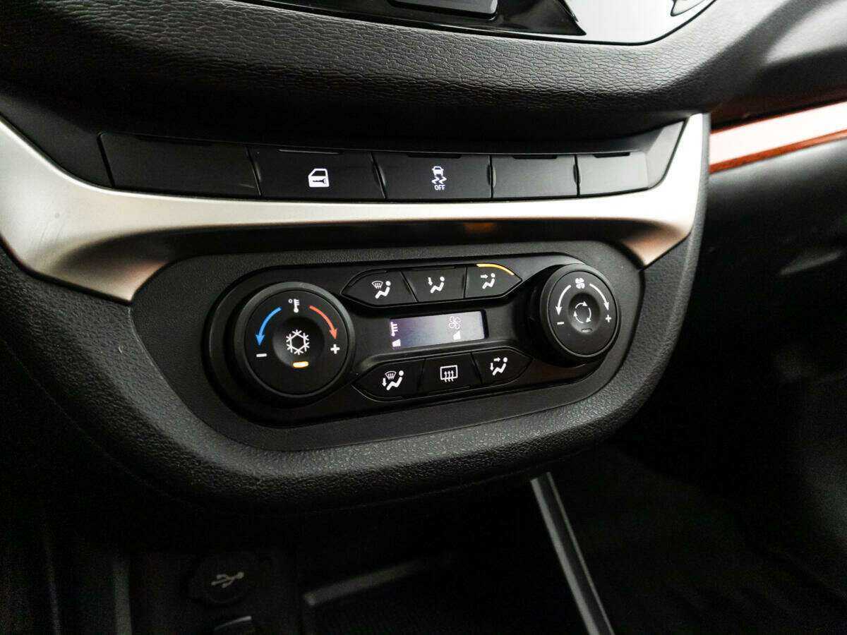 Lada (ВАЗ) Vesta Cross, 2021 - Фото №14