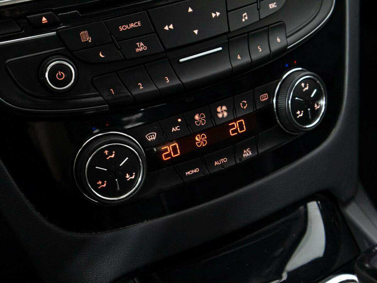 Peugeot 508, 2012 - Фото №16