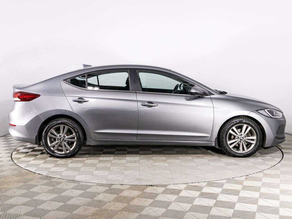 Hyundai Elantra, 2018 - Фото №3