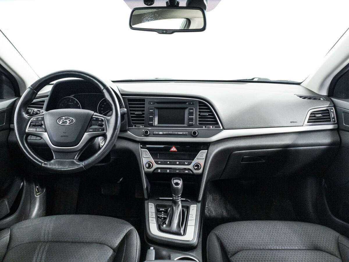 Hyundai Elantra, 2018 - Фото №12