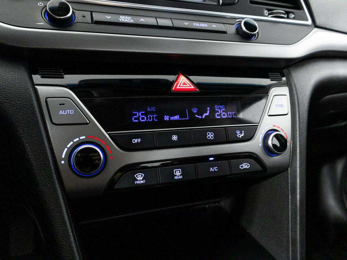 Hyundai Elantra, 2018 - Фото №14