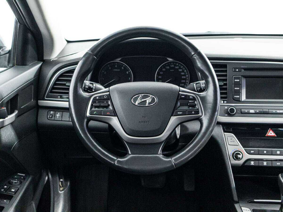 Hyundai Elantra, 2018 - Фото №16