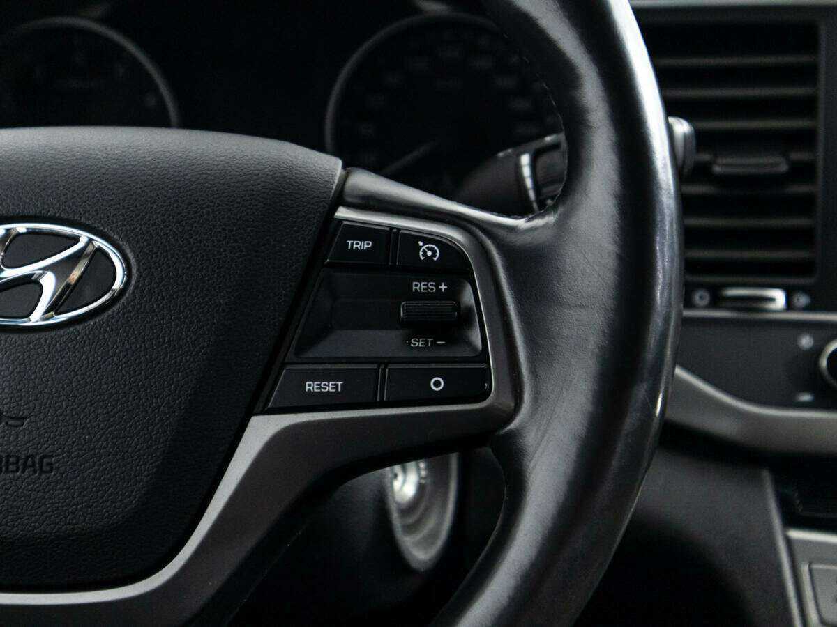 Hyundai Elantra, 2018 - Фото №17