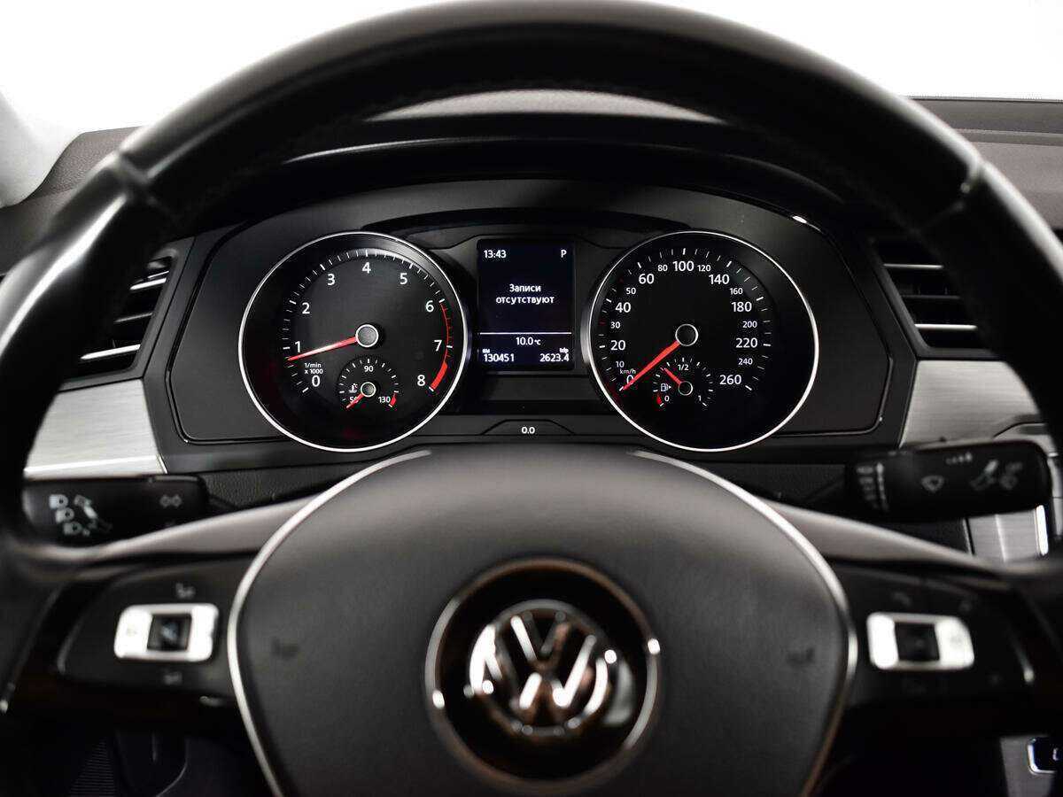 Volkswagen Passat, 2017 - Фото №10