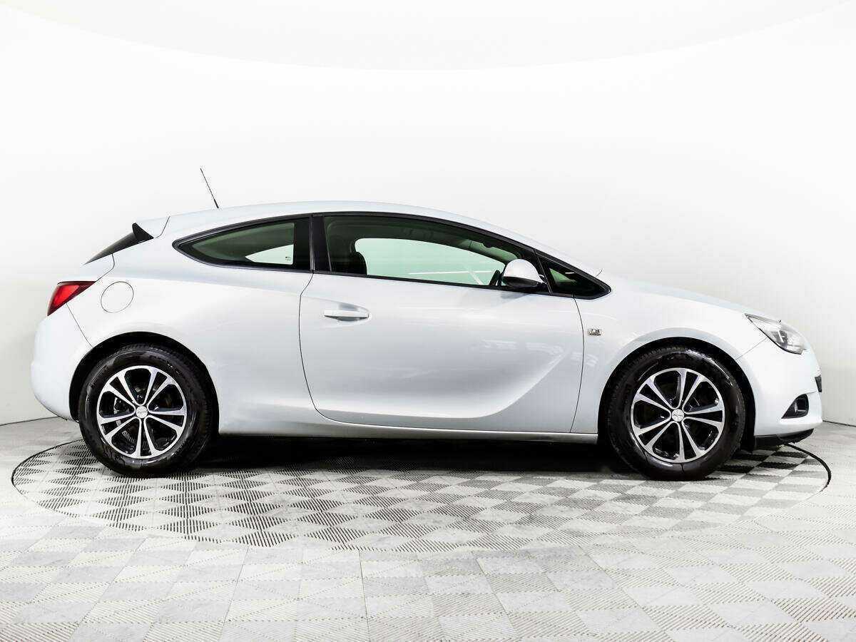 Opel Astra GTC, 2012 - Фото №3