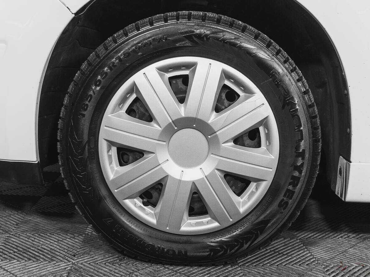 Nissan Tiida, 2013 - Фото №14