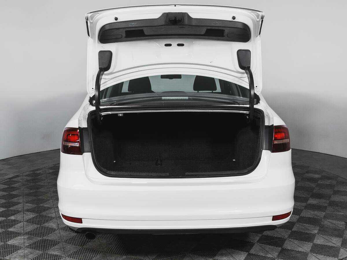 Volkswagen Jetta, 2016 - Фото №16