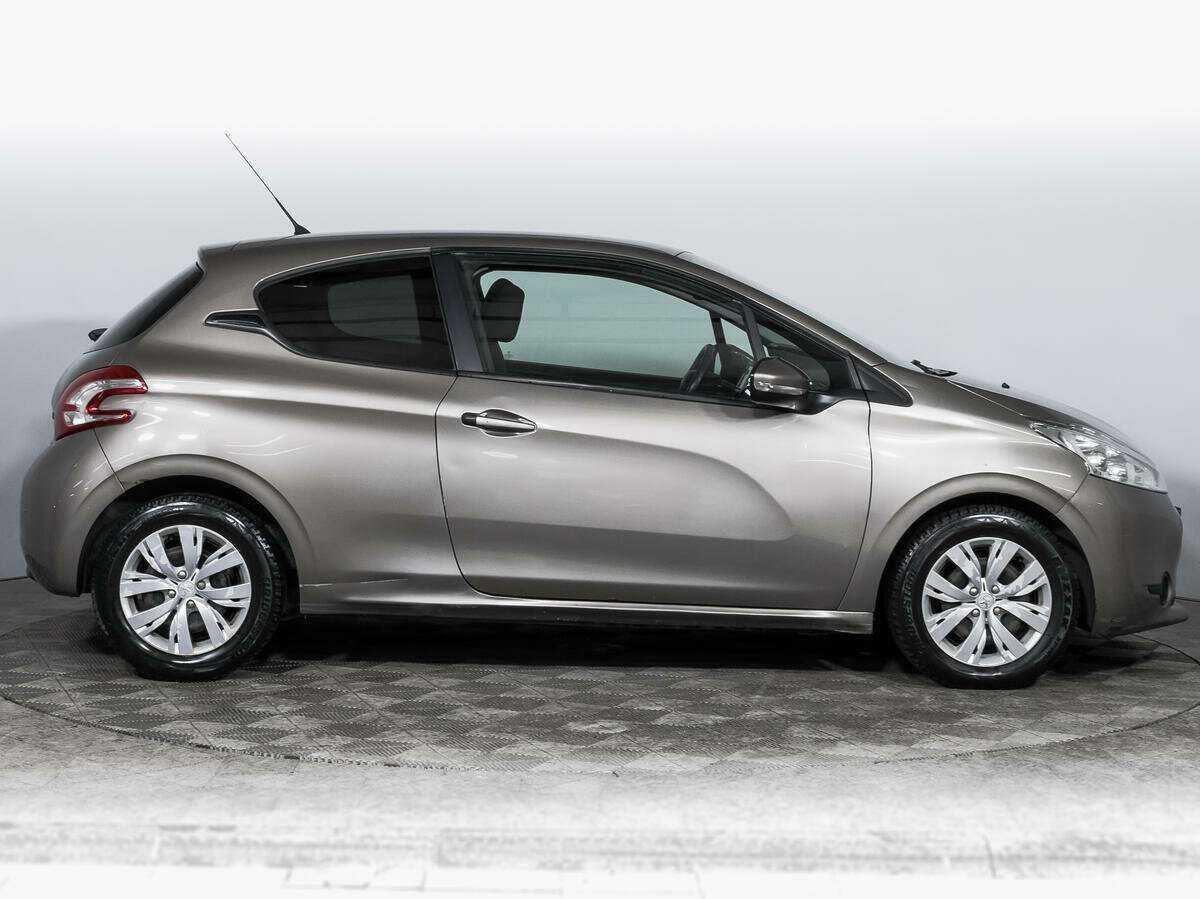 Peugeot 208, 2013 - Фото №3