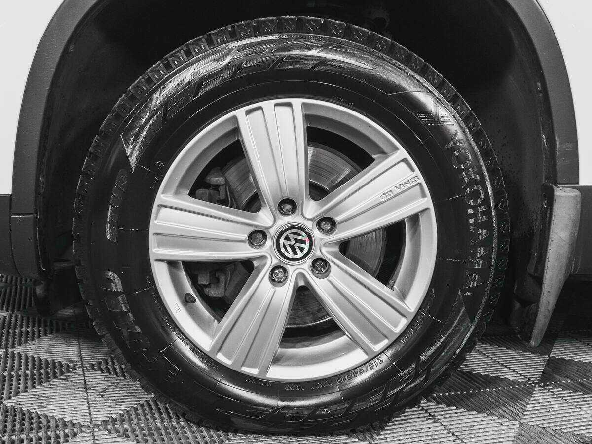 Volkswagen Tiguan, 2012 - Фото №15