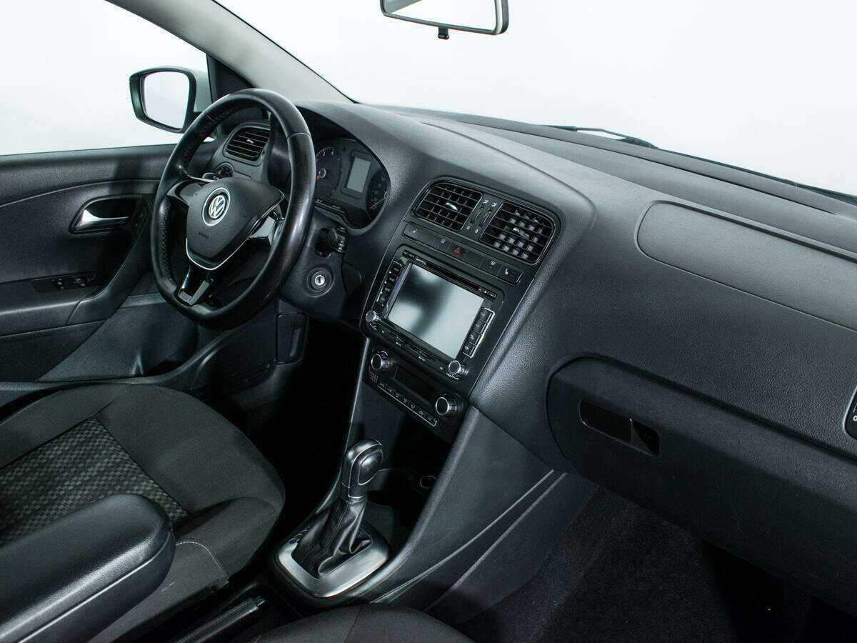 Volkswagen Polo, 2015 - Фото №8