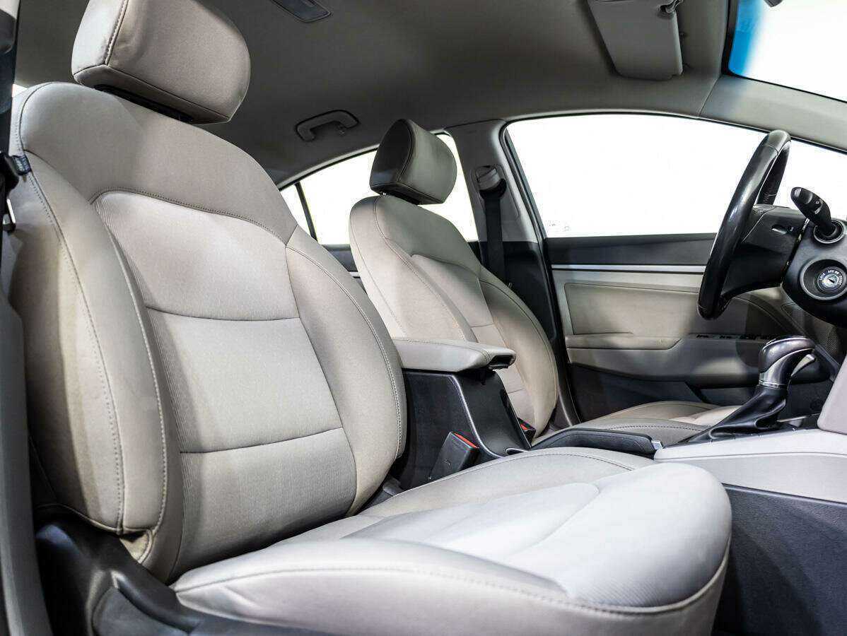 Hyundai Elantra, 2018 - Фото №10