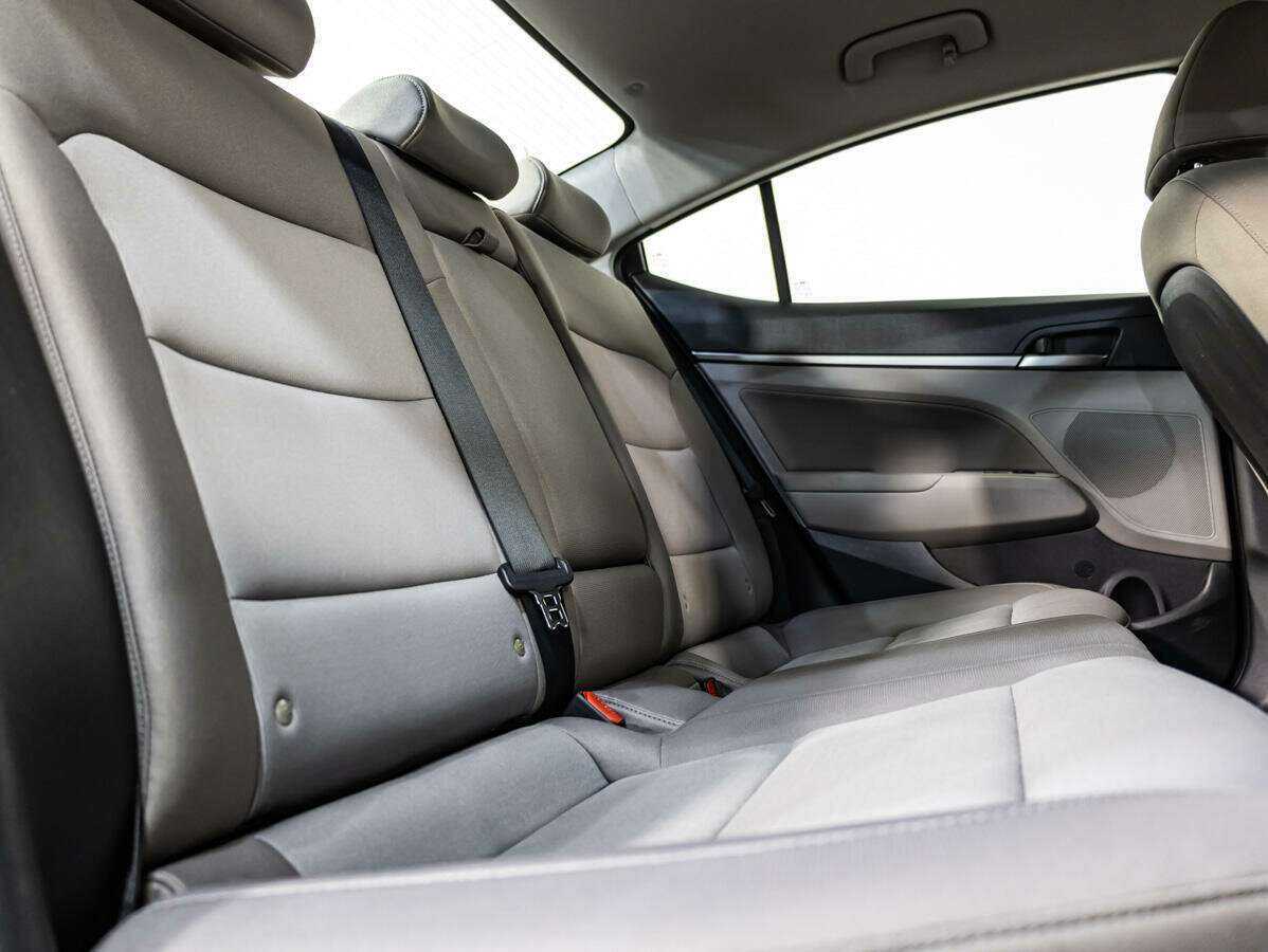 Hyundai Elantra, 2018 - Фото №11