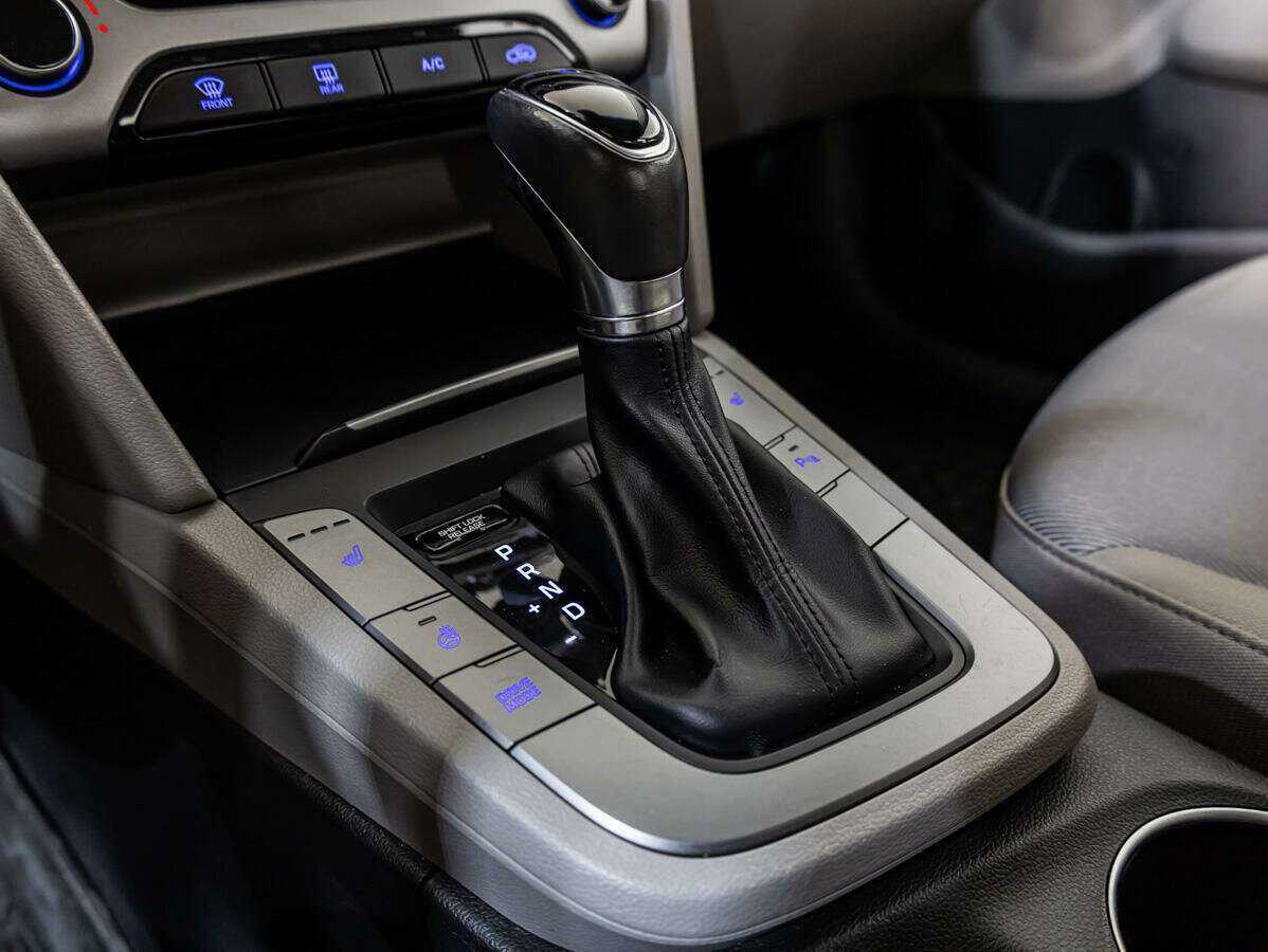 Hyundai Elantra, 2018 - Фото №14