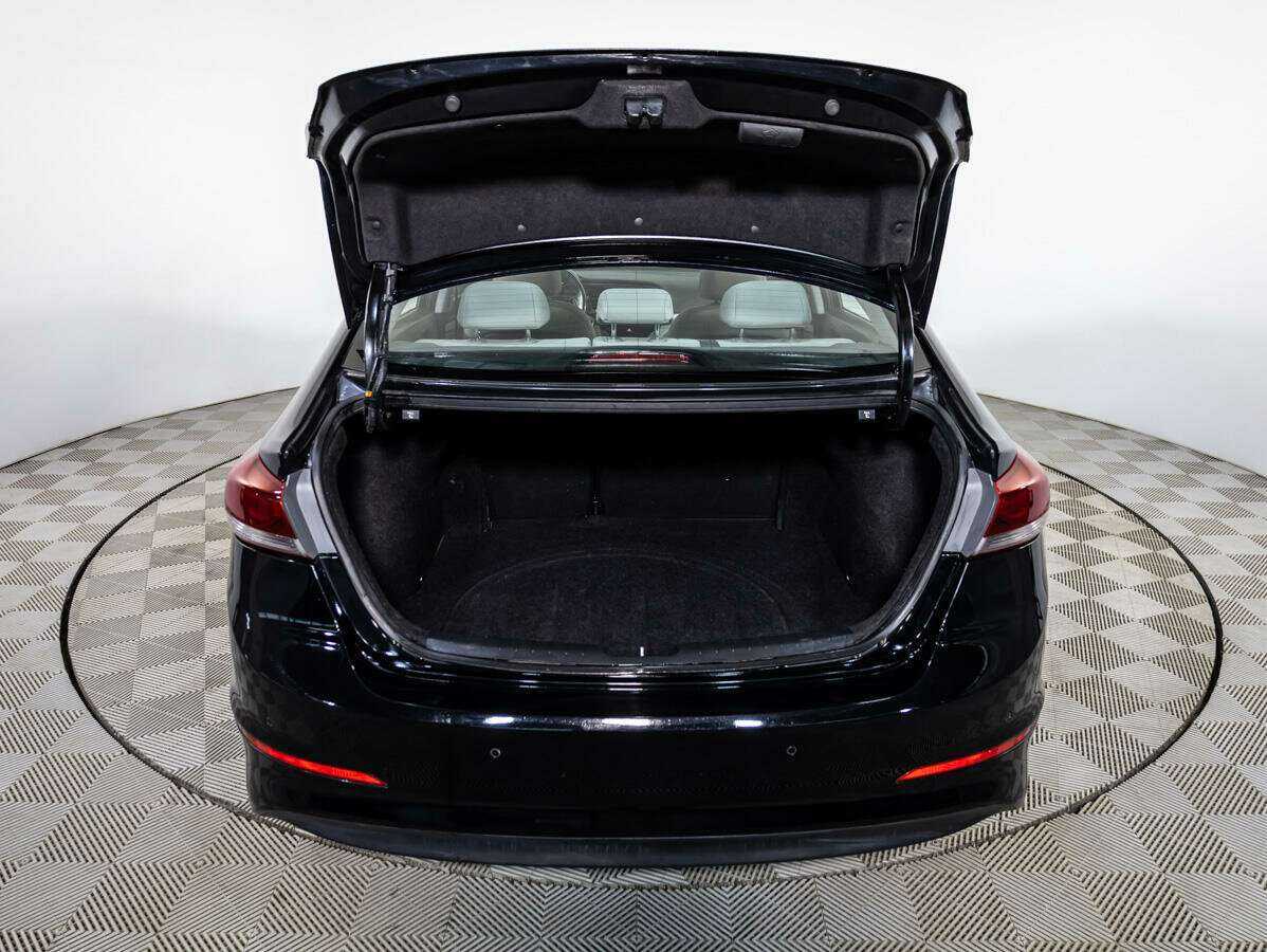 Hyundai Elantra, 2018 - Фото №17