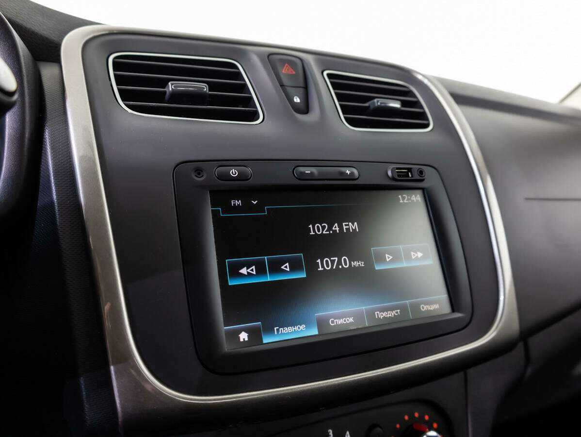 Renault Logan, 2019 - Фото №11