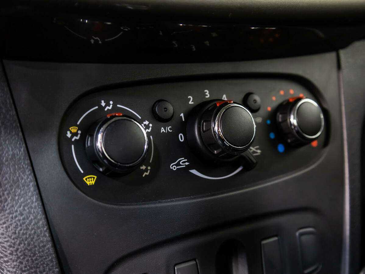 Renault Logan, 2019 - Фото №12