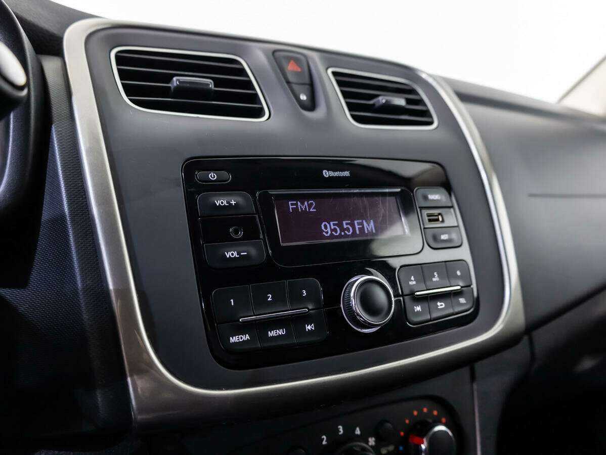 Renault Logan, 2019 - Фото №11