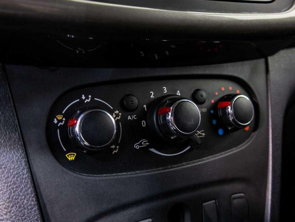 Renault Logan, 2019 - Фото №12