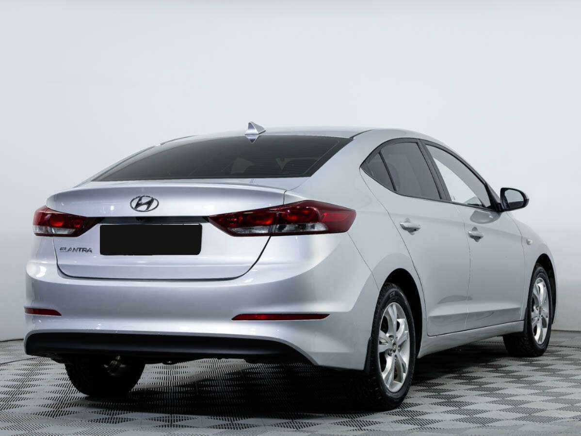 Hyundai Elantra, 2018 - Фото №3