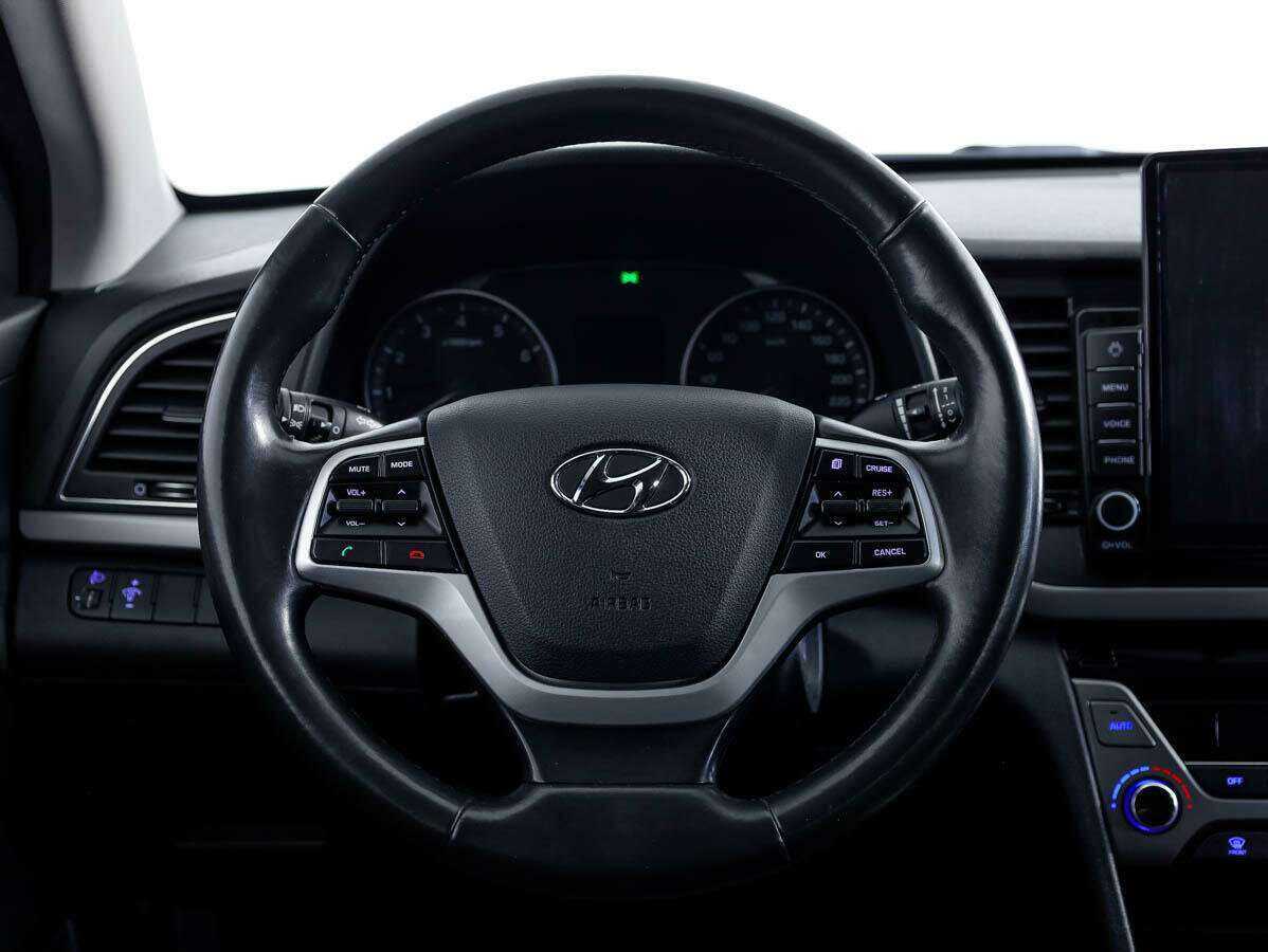 Hyundai Elantra, 2018 - Фото №17