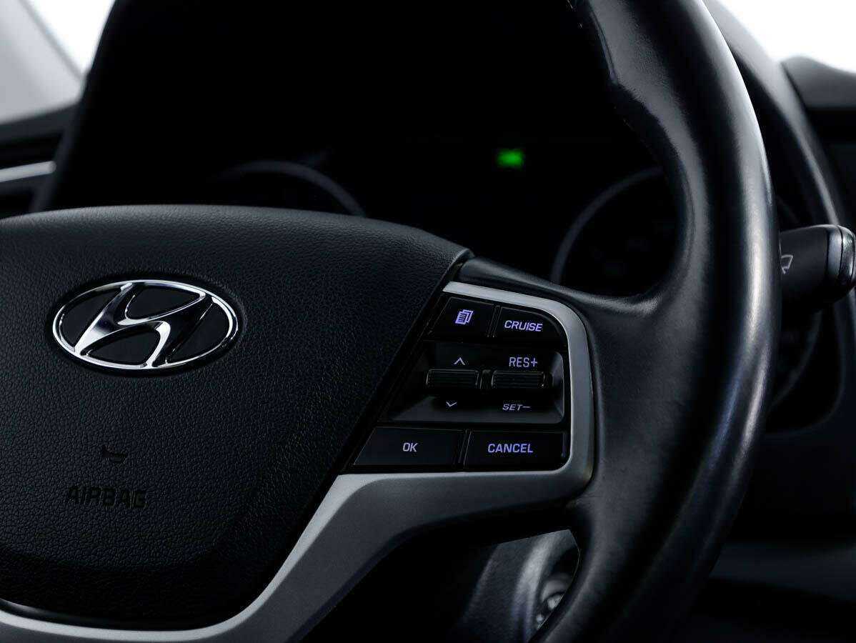 Hyundai Elantra, 2018 - Фото №18