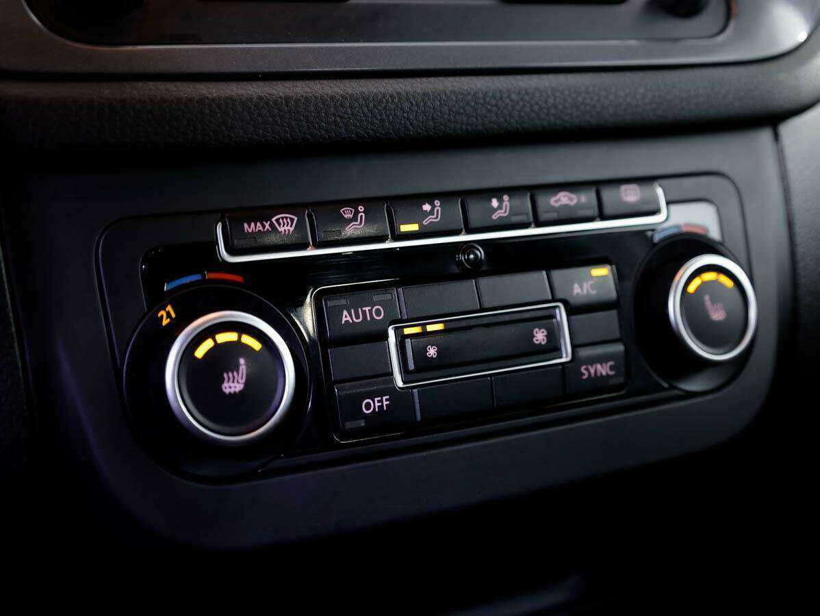 Volkswagen Tiguan, 2012 - Фото №15