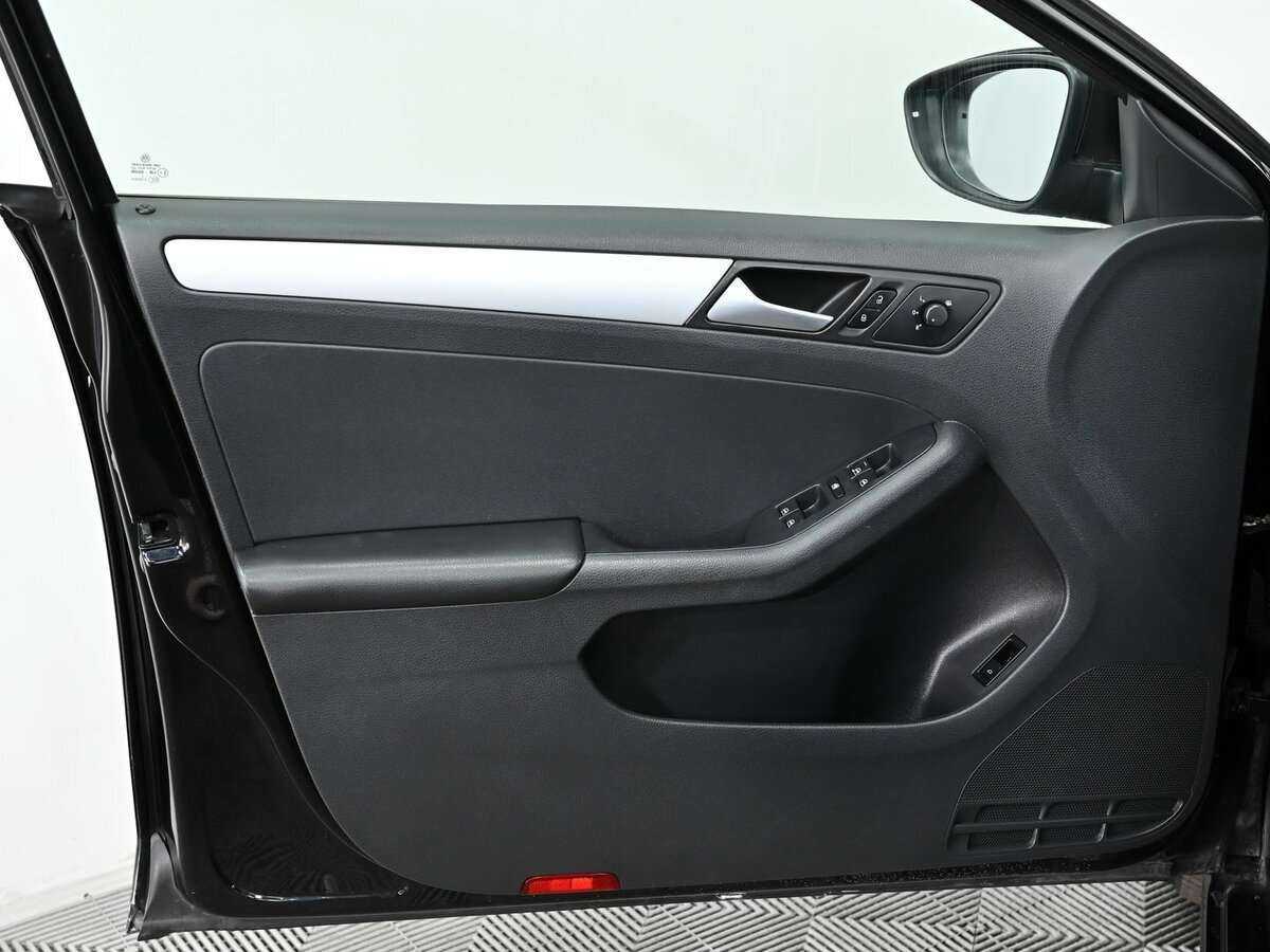 Volkswagen Jetta, 2012 - Фото №8