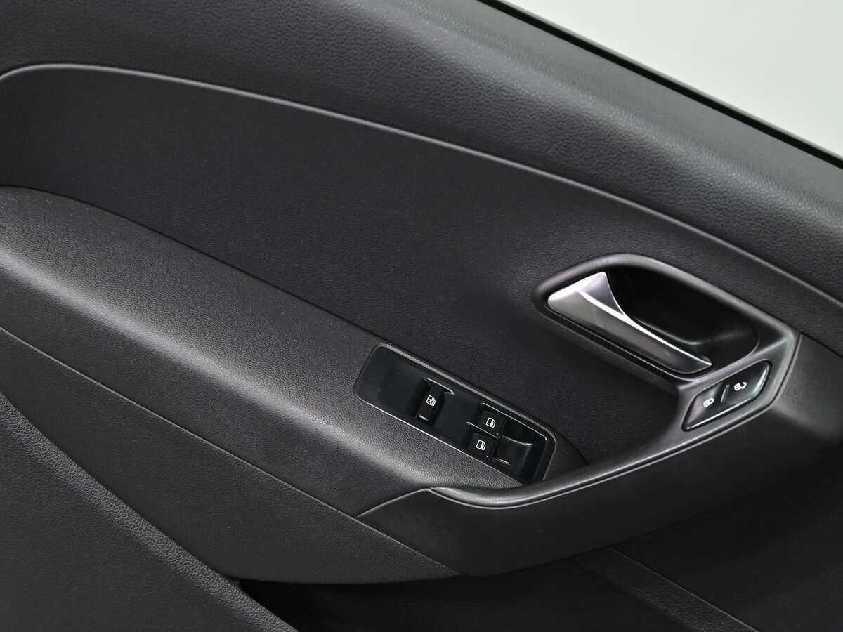 Volkswagen Polo, 2012 - Фото №7