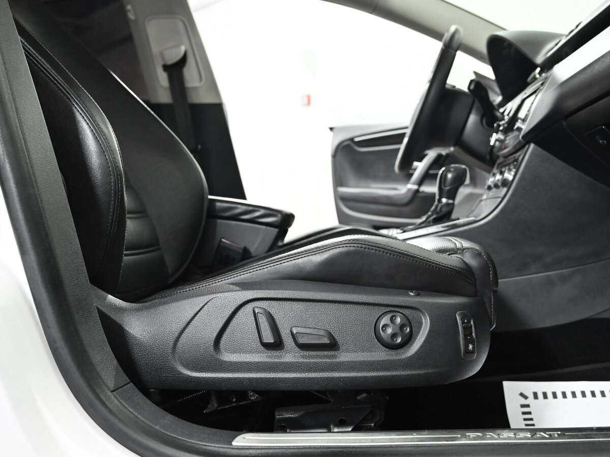 Volkswagen Passat CC, 2012 - Фото №9