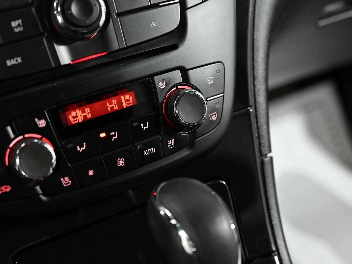 Opel Insignia, 2013 - Фото №10