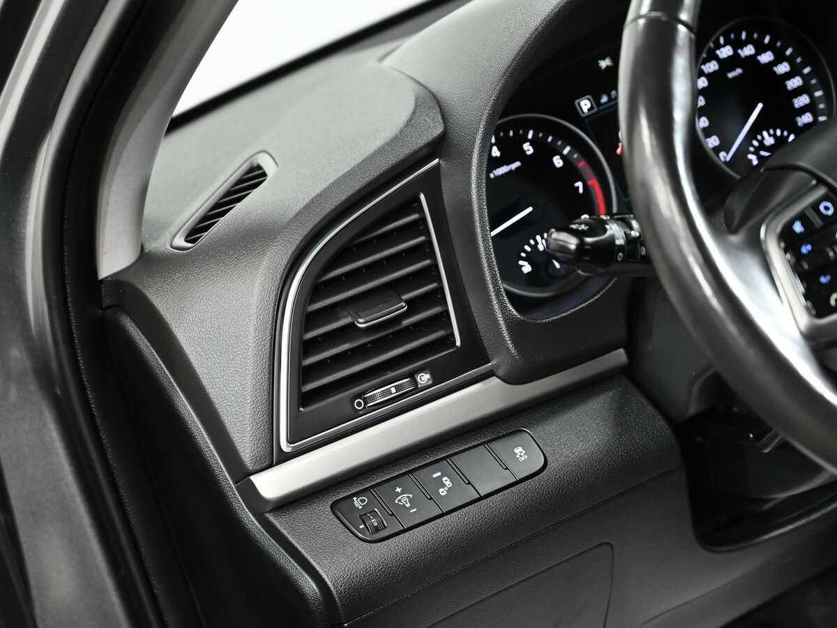 Hyundai Elantra, 2018 - Фото №6