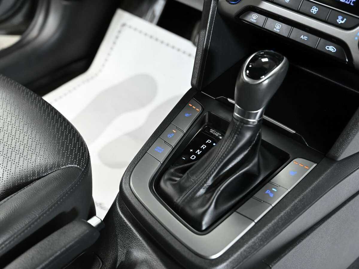 Hyundai Elantra, 2018 - Фото №13