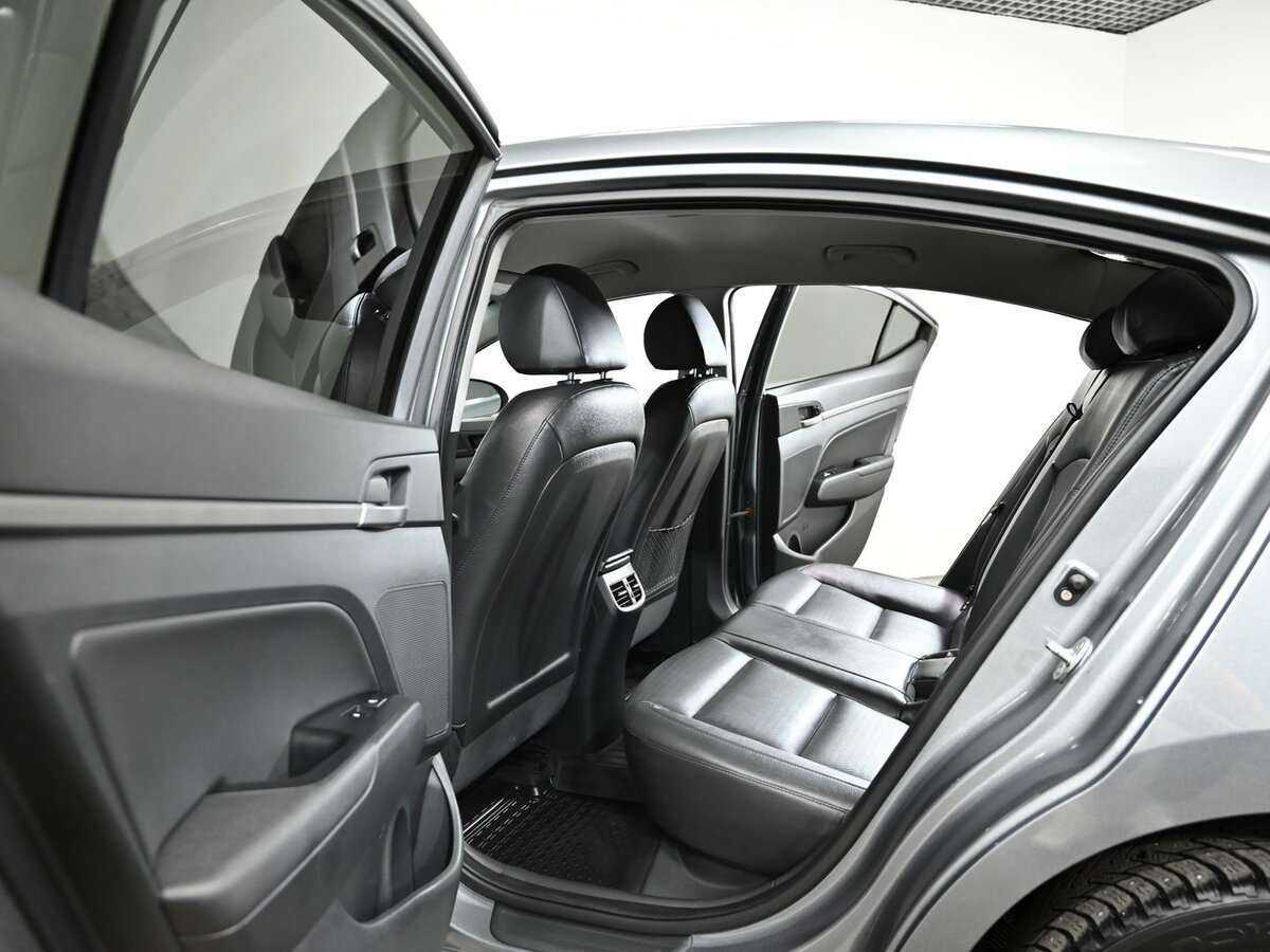 Hyundai Elantra, 2018 - Фото №14