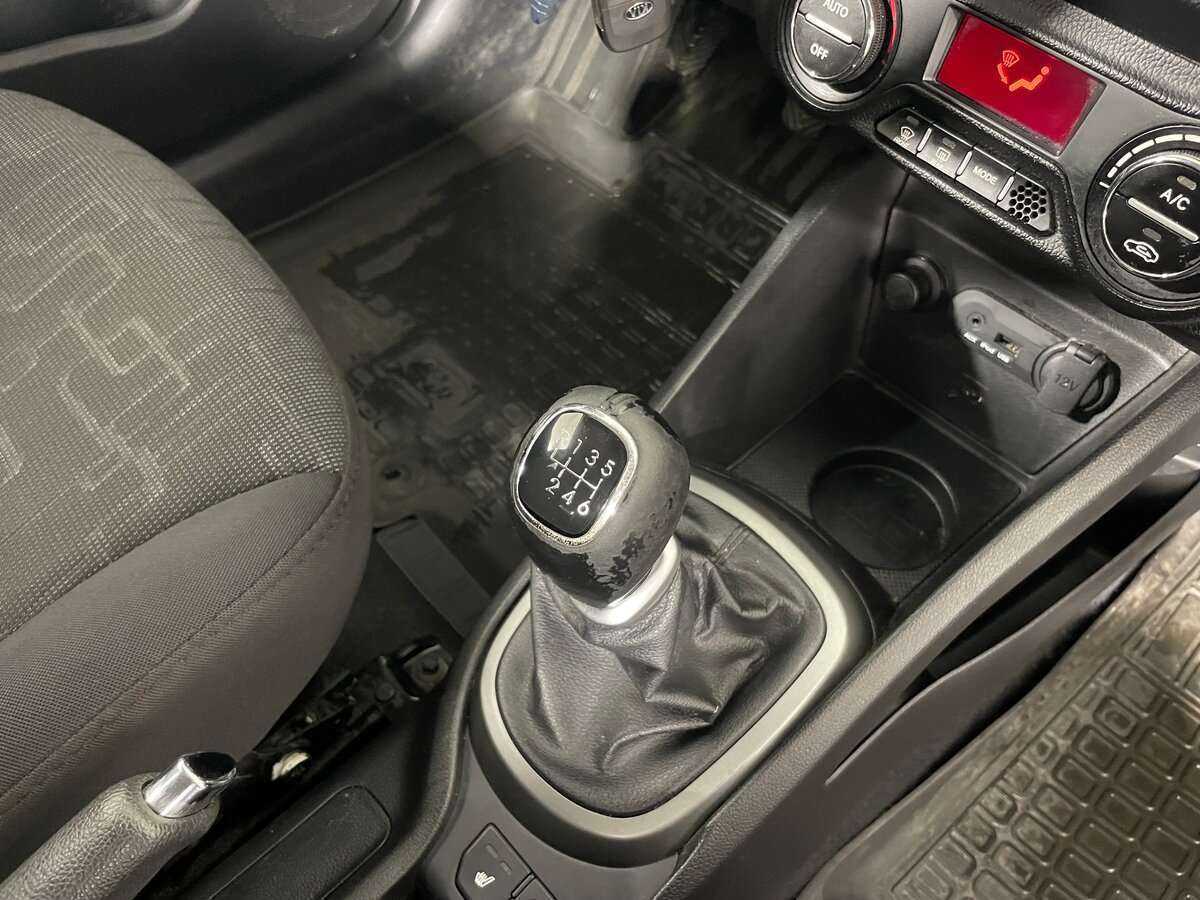 Kia Rio 6-speed, 2014 - Фото №14
