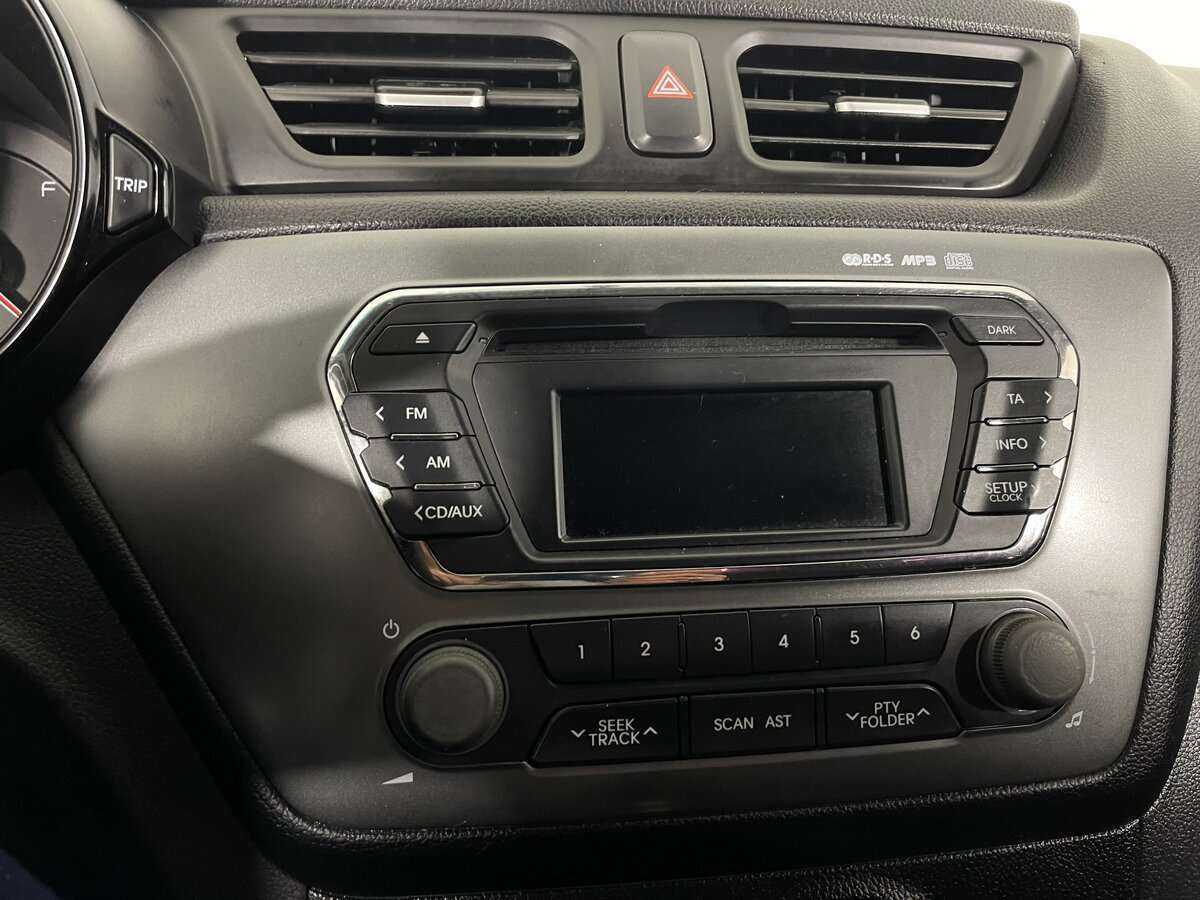 Kia Rio 5-speed, 2013 - Фото №11