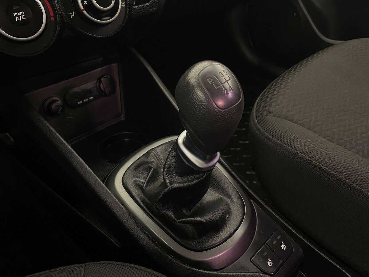 Kia Rio 5-speed, 2013 - Фото №15